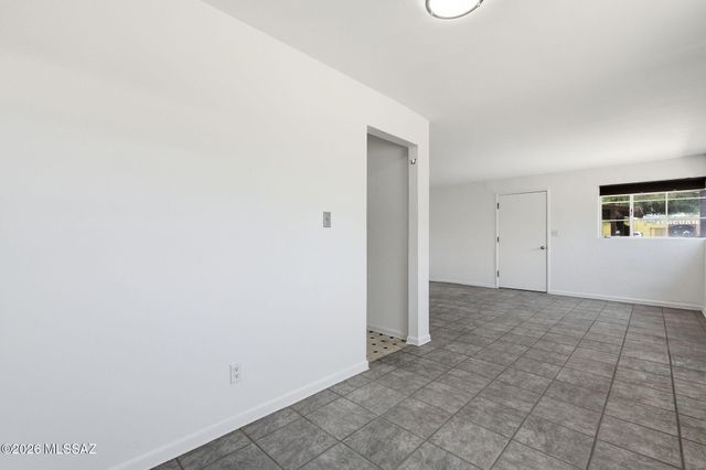 2721 E Fort Lowell Road, Tucson, AZ 85716