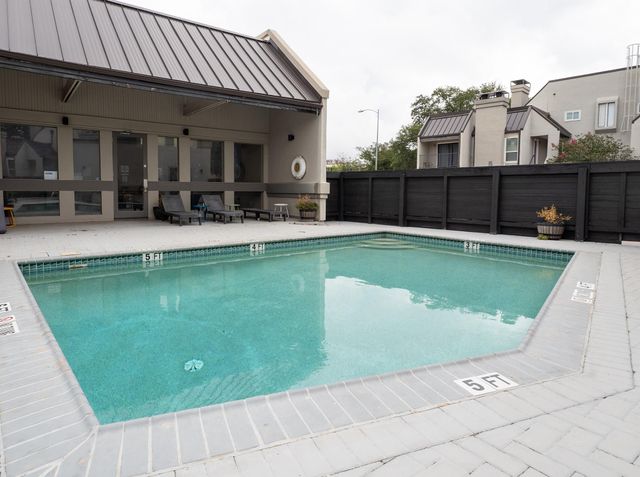 935 La Posada DR 131, Austin, TX 78752