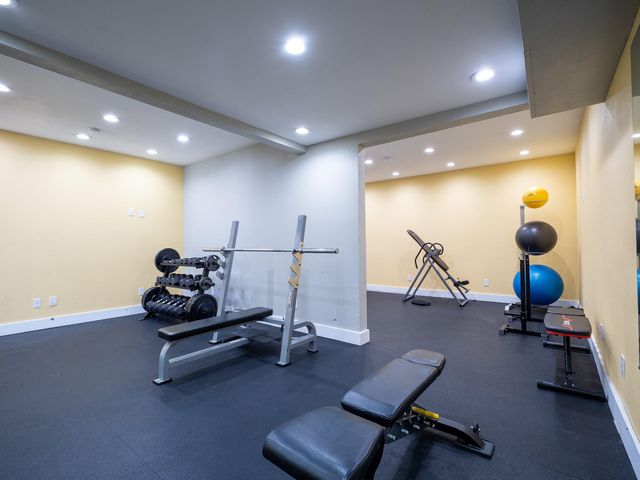 935 La Posada DR 131, Austin, TX 78752