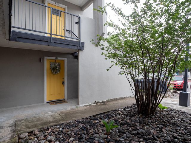 935 La Posada DR 131, Austin, TX 78752