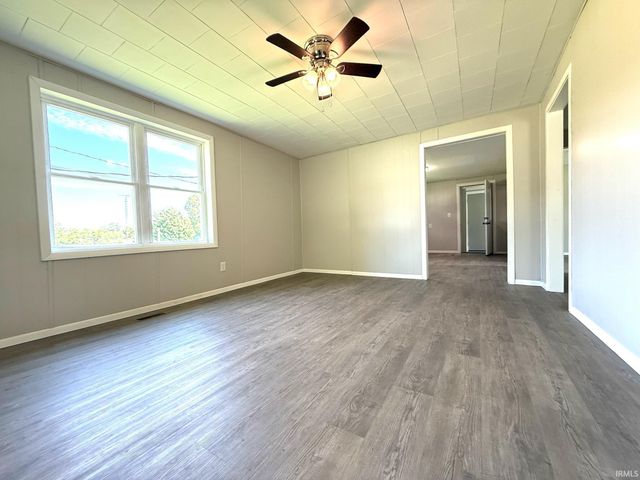 3640 Old Vincennes Road, Mitchell, IN 47446