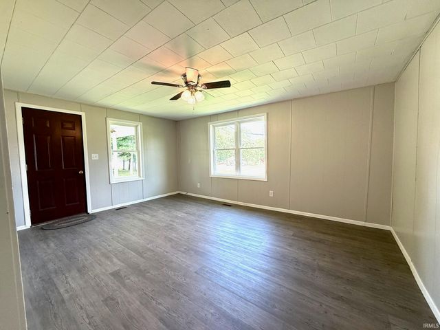 3640 Old Vincennes Road, Mitchell, IN 47446