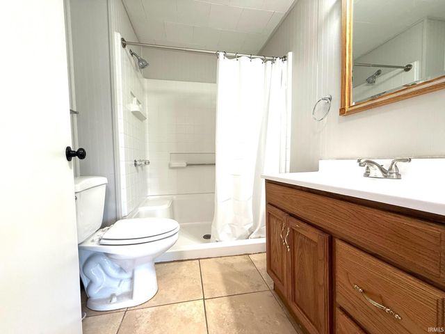 3640 Old Vincennes Road, Mitchell, IN 47446