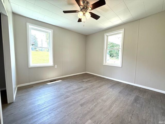 3640 Old Vincennes Road, Mitchell, IN 47446