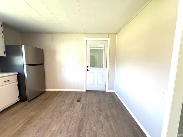 3640 Old Vincennes Road, Mitchell, IN 47446