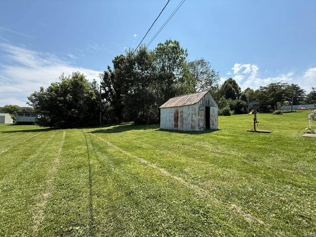 3640 Old Vincennes Road, Mitchell, IN 47446