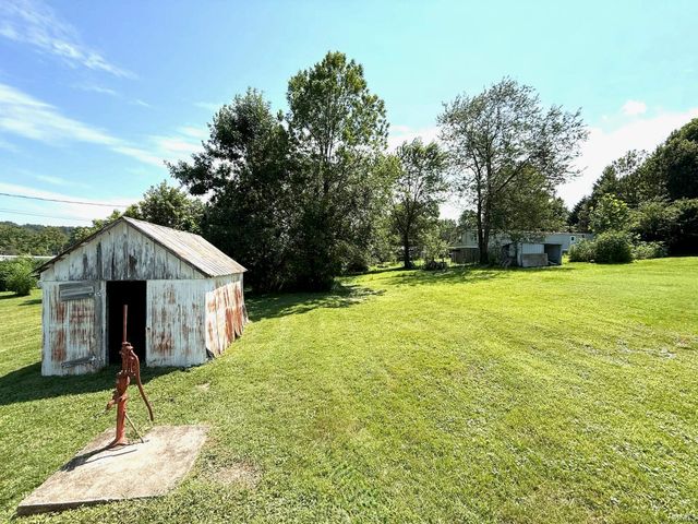 3640 Old Vincennes Road, Mitchell, IN 47446