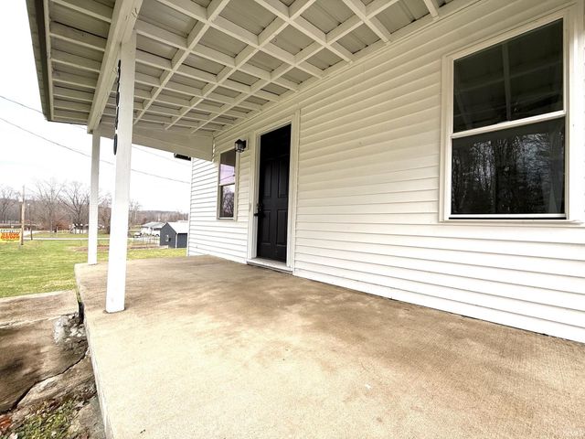 3640 Old Vincennes Road, Mitchell, IN 47446