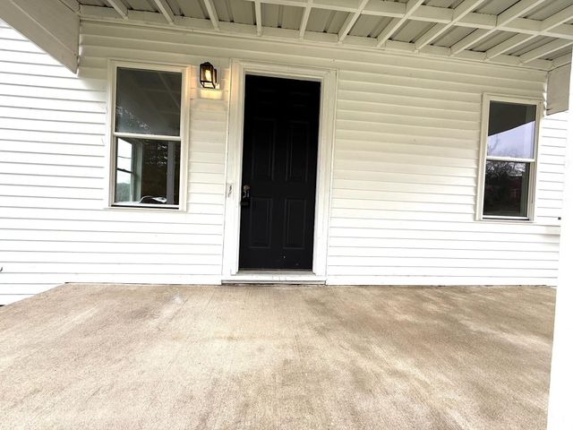 3640 Old Vincennes Road, Mitchell, IN 47446