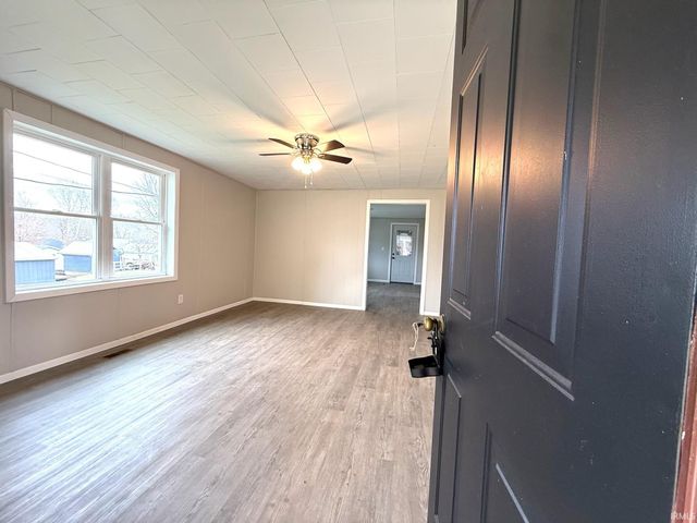 3640 Old Vincennes Road, Mitchell, IN 47446