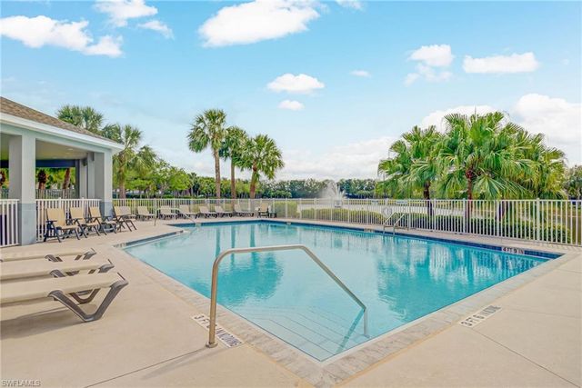 9005 Falcon Pointe LOOP, Fort Myers, FL 33912