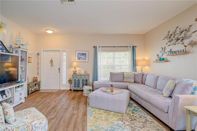 9005 Falcon Pointe LOOP, Fort Myers, FL 33912