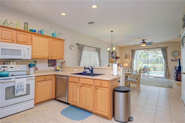 9005 Falcon Pointe LOOP, Fort Myers, FL 33912