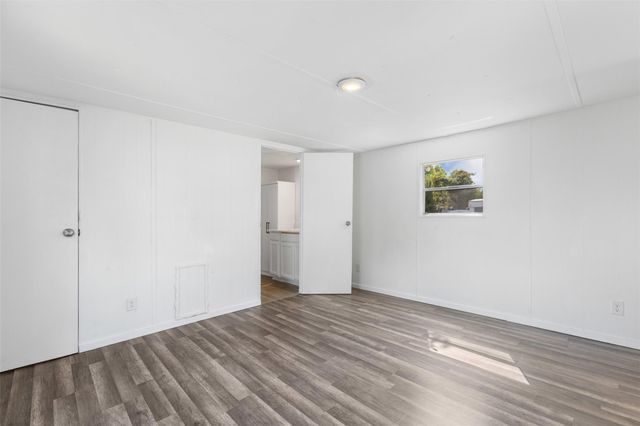 208 Yaupon Harbor, Onalaska, TX 77360