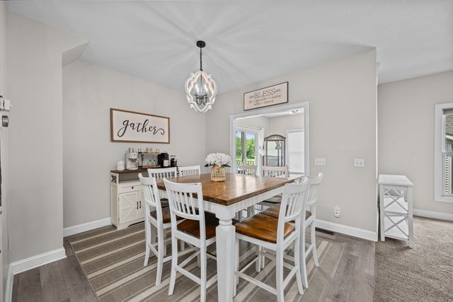 1302 Eagles Crest Drive, Davenport, IA 52804
