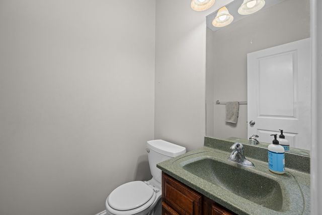 1302 Eagles Crest Drive, Davenport, IA 52804