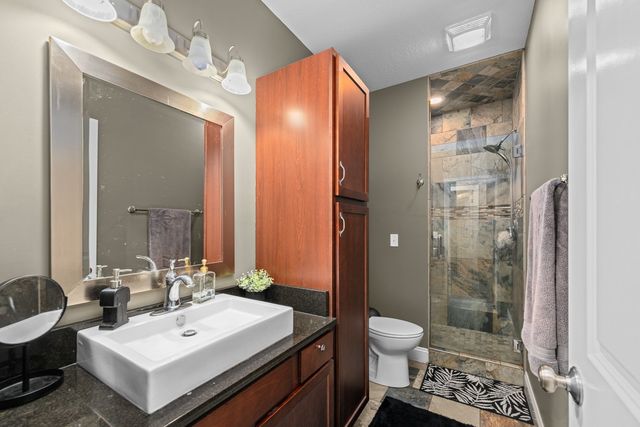 1302 Eagles Crest Drive, Davenport, IA 52804