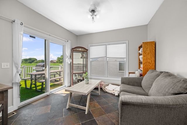 1302 Eagles Crest Drive, Davenport, IA 52804