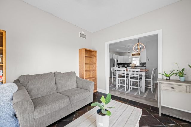 1302 Eagles Crest Drive, Davenport, IA 52804
