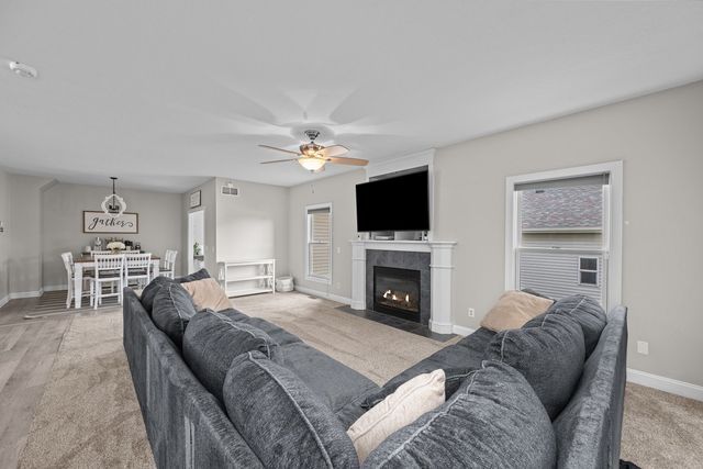 1302 Eagles Crest Drive, Davenport, IA 52804