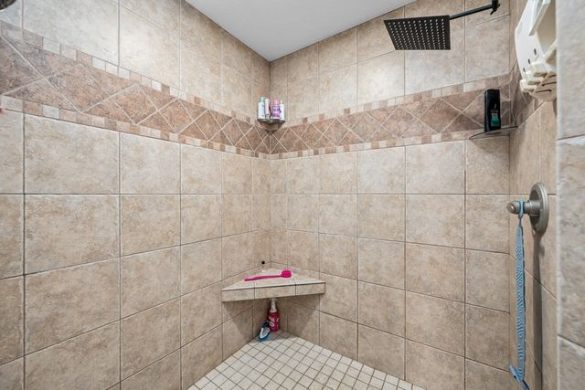 1302 Eagles Crest Drive, Davenport, IA 52804