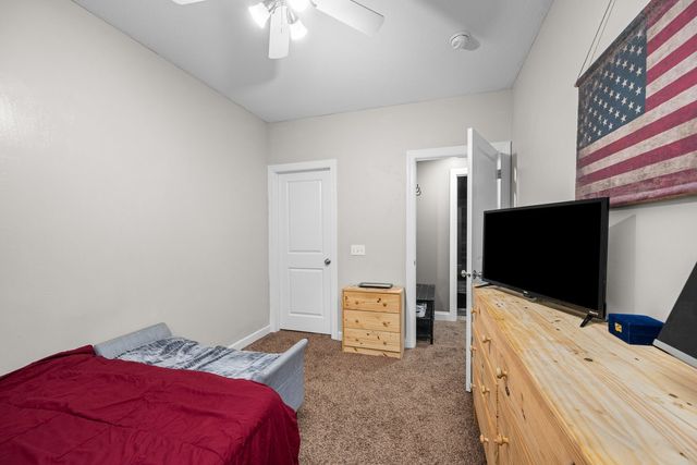 1302 Eagles Crest Drive, Davenport, IA 52804