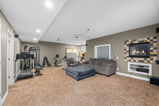 1302 Eagles Crest Drive, Davenport, IA 52804