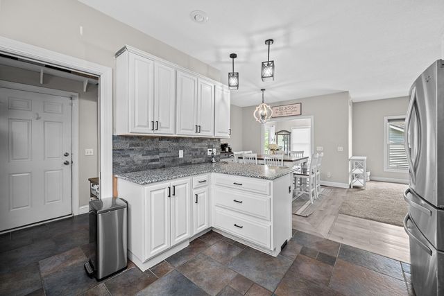 1302 Eagles Crest Drive, Davenport, IA 52804
