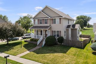 1302 Eagles Crest Drive, Davenport, IA 52804