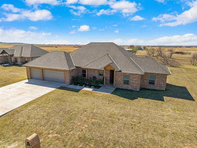 10821 NE Seaside Ln, Elgin, OK 73538