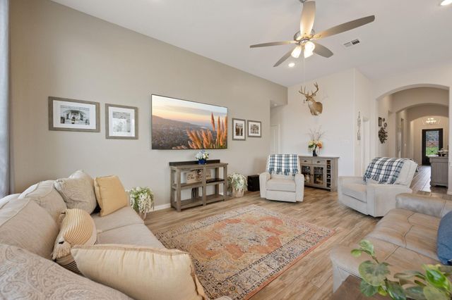 22601 Maidengrass LN, Lago Vista, TX 78645