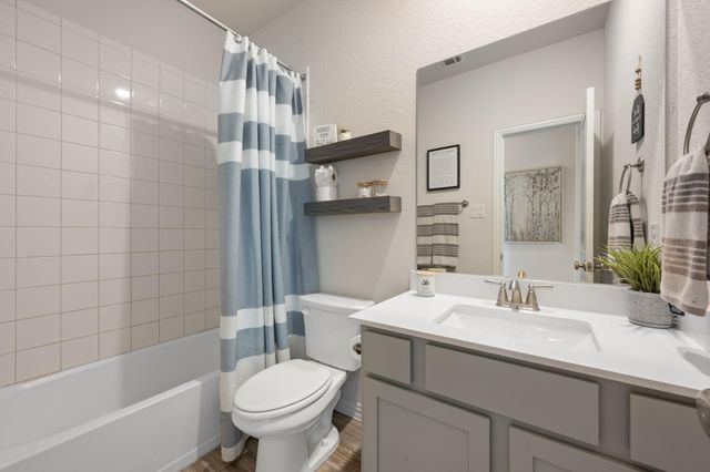 22601 Maidengrass LN, Lago Vista, TX 78645