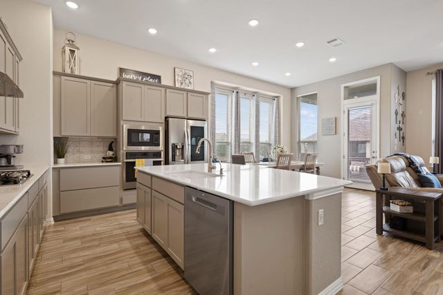 22601 Maidengrass LN, Lago Vista, TX 78645