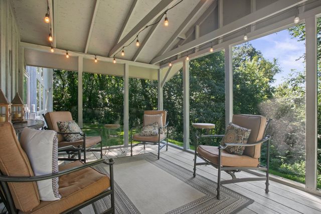 565 Lakota Lane, Chaska, MN 55318