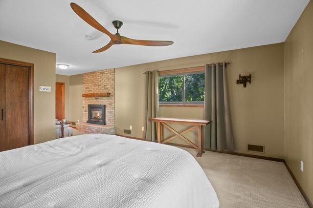 565 Lakota Lane, Chaska, MN 55318