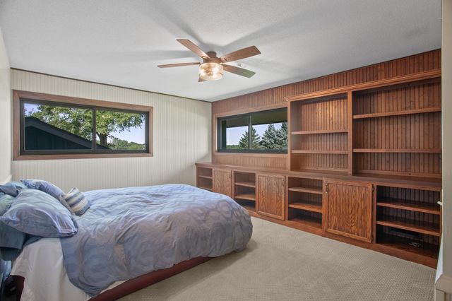 565 Lakota Lane, Chaska, MN 55318