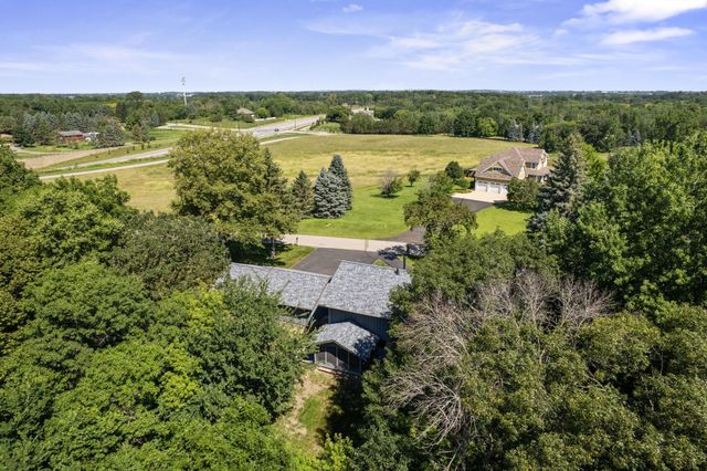 565 Lakota Lane, Chaska, MN 55318
