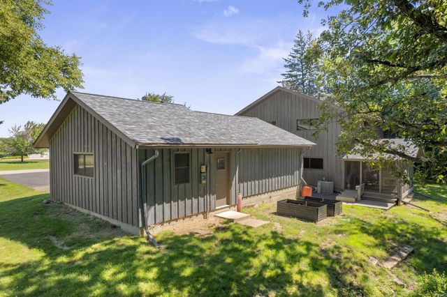565 Lakota Lane, Chaska, MN 55318