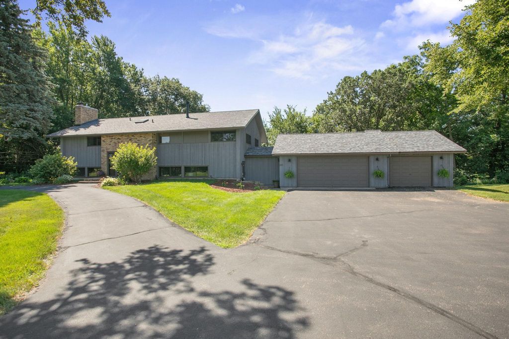 565 Lakota Lane, Chaska, MN 55318 — photo 2
