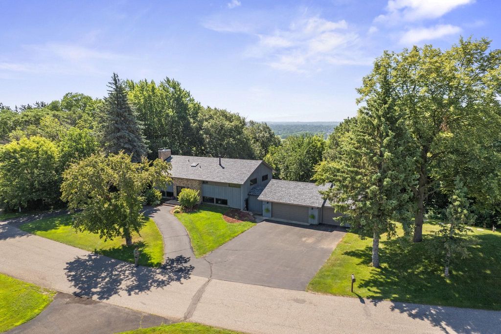 565 Lakota Lane, Chaska, MN 55318 — photo 4