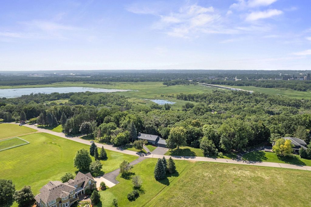 565 Lakota Lane, Chaska, MN 55318 — photo 5