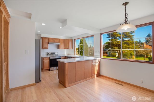 29027 13th Avenue S, Federal Way, WA 98003