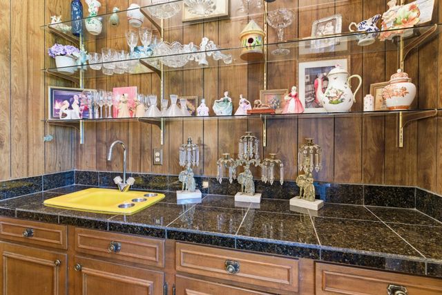 107 Greenwood Pl, Hattiesburg, MS 39402