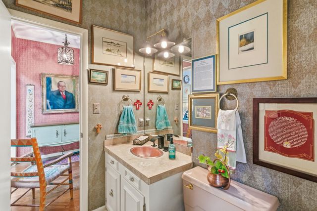 107 Greenwood Pl, Hattiesburg, MS 39402