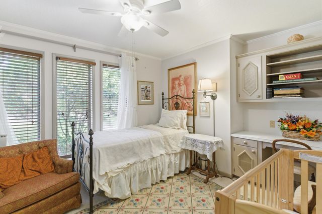 107 Greenwood Pl, Hattiesburg, MS 39402