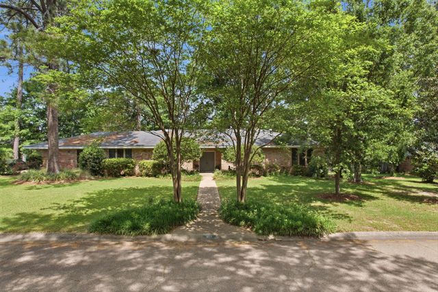 107 Greenwood Pl, Hattiesburg, MS 39402
