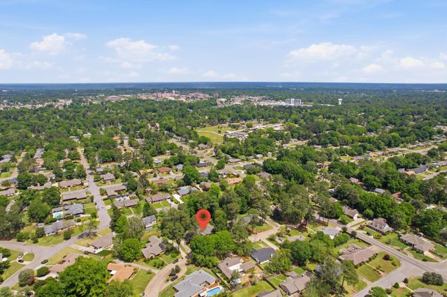 107 Greenwood Pl, Hattiesburg, MS 39402
