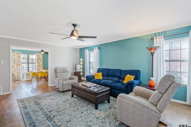 1705 Devonshire Dr, Tyler, TX 75703