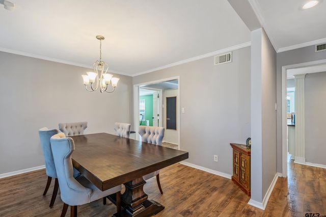 1705 Devonshire Dr, Tyler, TX 75703