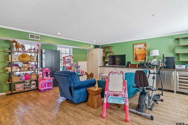 1705 Devonshire Dr, Tyler, TX 75703